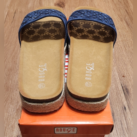 Blue slides - Picture 4 of 5